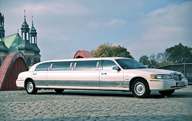 Limuzyna na wieczór panieński Limuzyna na wieczór panieński